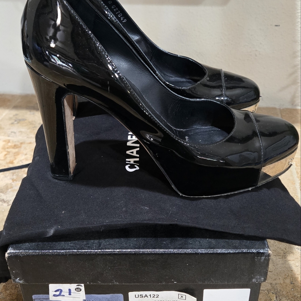 Chanel pumps. - Picture 4 of 6